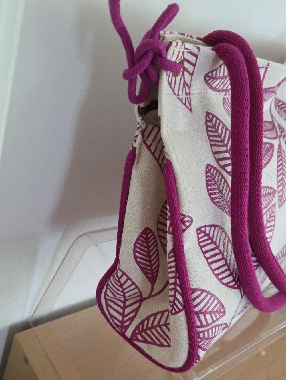 Jute Cottage NWT Cream Canvas Tote with Fuchsia Leaf Print, Zip Closure - Picture 6 of 11